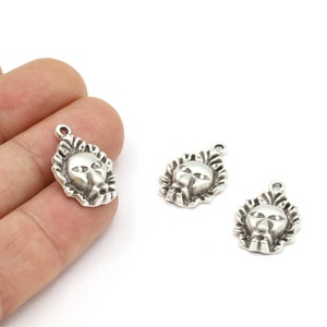16x23mm Antique Silver Plated Lion Pendants, Lion Medallion, Necklace Findings, Antique Silver Pendant, Antique Silver Lion, Leo - TS233