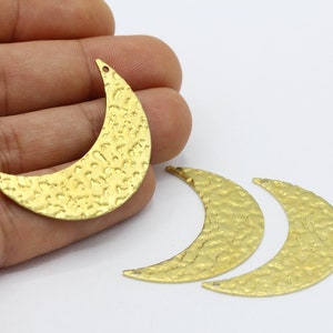 27 x 44 mm Onbewerkte messing gehamerde maanbedels, maanketting - RAW90