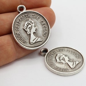 Moneta Elisabetta placcata in argento antico da 27 x 32 mm, ciondoli a medaglione, ciondoli a moneta Elisabetta - TS331