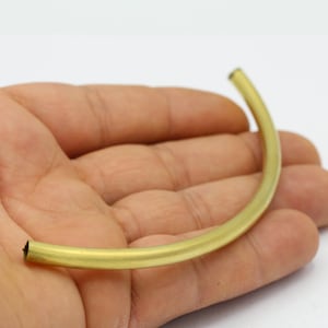 5 x 130 mm runde gebogene Messingrohre, lange runde gebogene Rohrperlen, Manschettenrohre, Chokerrohr - RAW242
