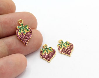 11 x 18 mm Plaqué or brillant 24 carats Pendentif fraise CZ micro pavée, breloques fraises CZ pavé, breloques fraises zircone cubique - GLD1508