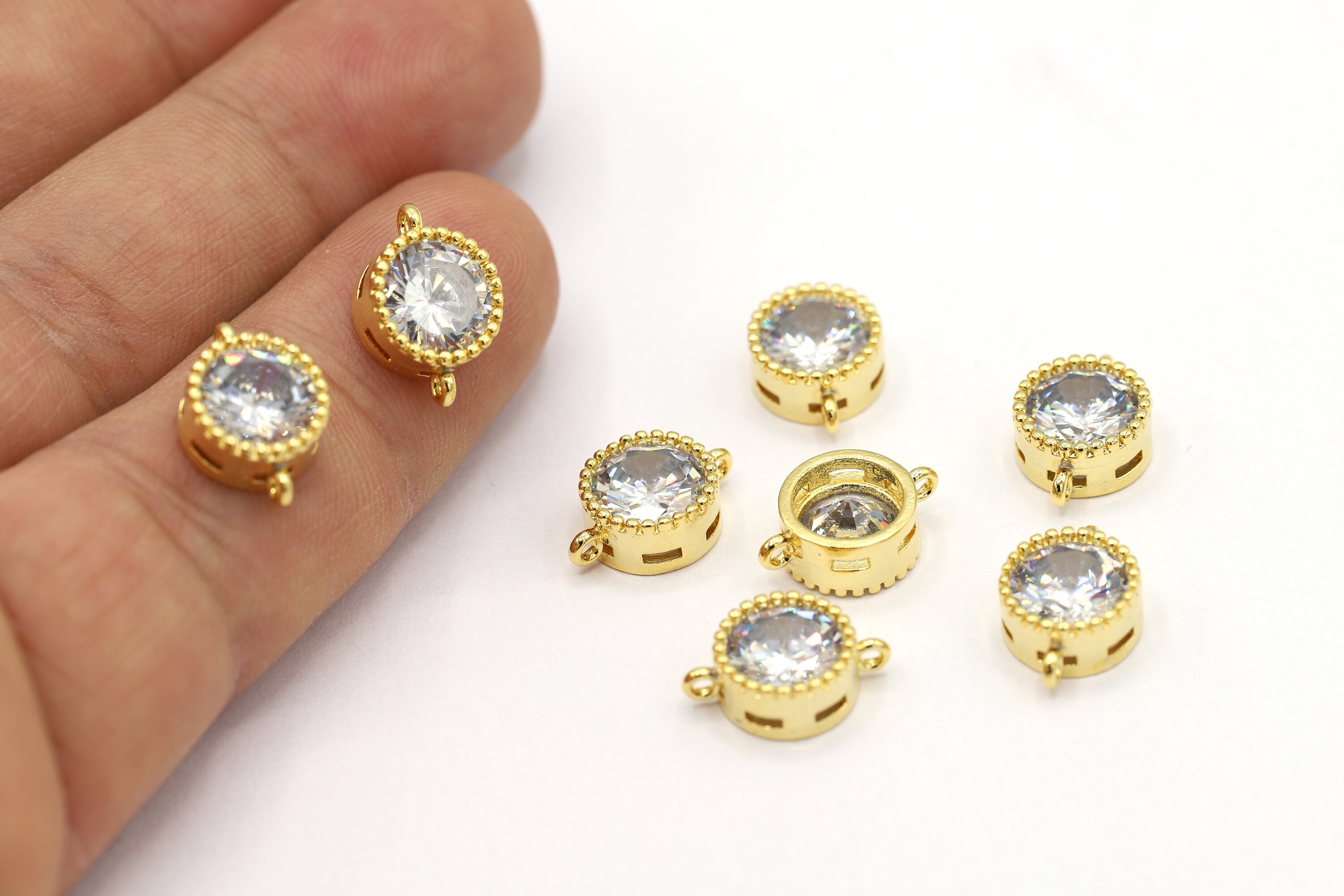 grace grace コインチャーム 6x9mm 24 K Shiny Gold Plated Round Cubic Zirconia Charm