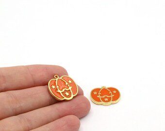 Ciondolo a forma di zucca in smalto placcato oro 24 carati lucido, 17,5 x 18 mm, charm a forma di zucca, componenti per collana, casetta di zucca, zucca in smalto - GLD2455