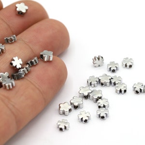 Perles de trèfle plaquées rhodium 5 mm, espaceurs, trèfle, breloques trèfle plaqué rhodium, apprêts rhodiés, trèfles - RDM848