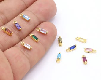 Ciondolo con pietra portafortuna in zirconia cubica placcato oro 24 carati, ciondolo in ottone micro pavé (3 x 9 mm)