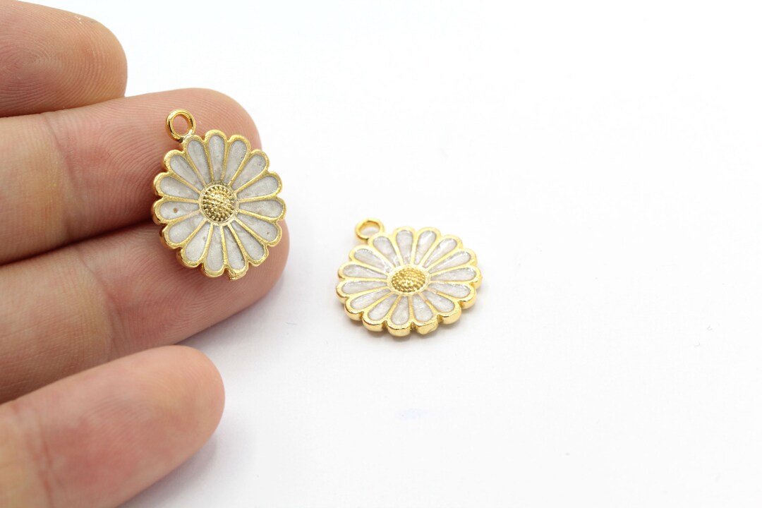 18x21.5mm 24 K Shiny Gold Plated Daisy Charms , Enamel Daisy