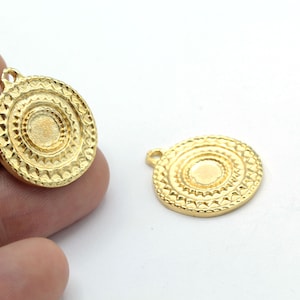 21x25mm 24 k Shiny Gold Plated Round Necklace - GLD589