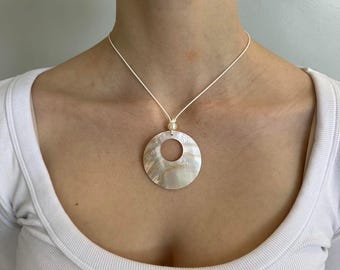Mother of Pearl Pendant Necklace – White Shell Circle Necklace, Minimal Coastal Jewelry, Boho Statement Pendant, Adjustable Cord Necklace