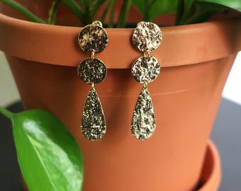 Hammered Gold Round and Teardrop Dangle Earrings | Statement Earrings