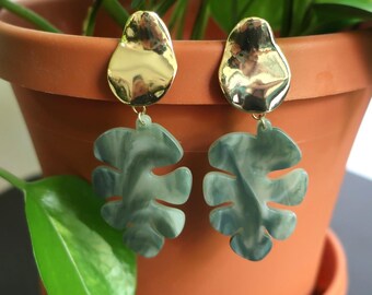 Wavy Gold Oval Post + Sage Green Marbled Leaf Acrylic Earrings | Statement Earrings