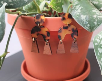 Tortoise Shell Round Acrylic Post + U-Shaped Charm + Wood Trapezoid Charm Earrings | Lightweight Earrings | Statement Earrings