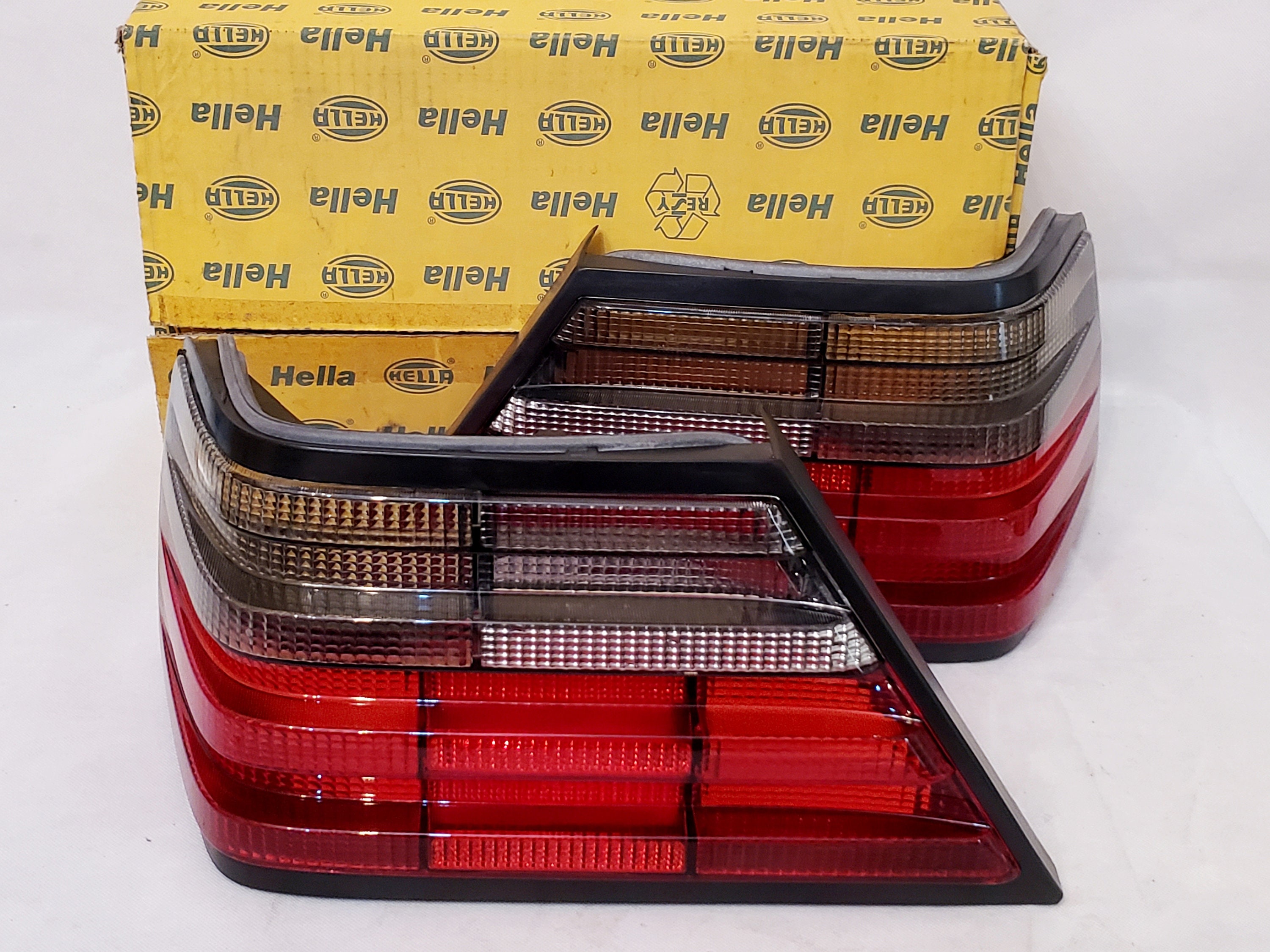 ベンツ Eクラスワゴン s124 テールライトレンズ 純正 左右セット