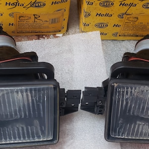 BMW E34 525i 535i 540i M5 Fog Lights L+R From 89 to 97 Genuine HELLA 63178360941 - 63178360942 Set Nos .