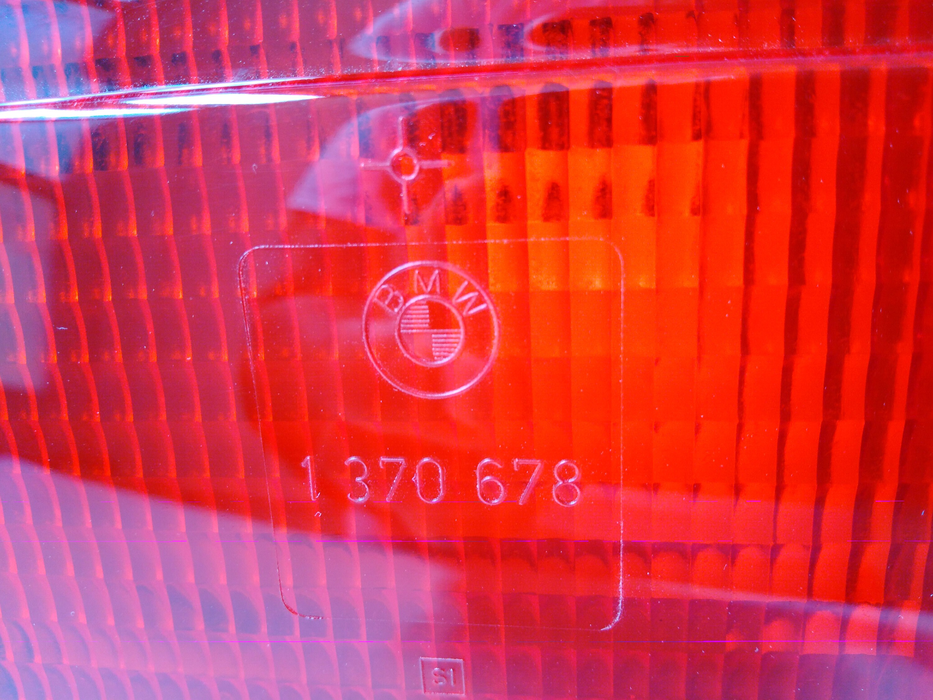NEW BMW 3 E30 REAR LEFT RIGHT LIGHT GASKET 63211370679 1370679 ORIGINAL