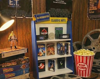 Étagère miniature de location de VHS et films - Nostalgie des années 80 et 90 - Mini films d'horreur - Films personnalisés