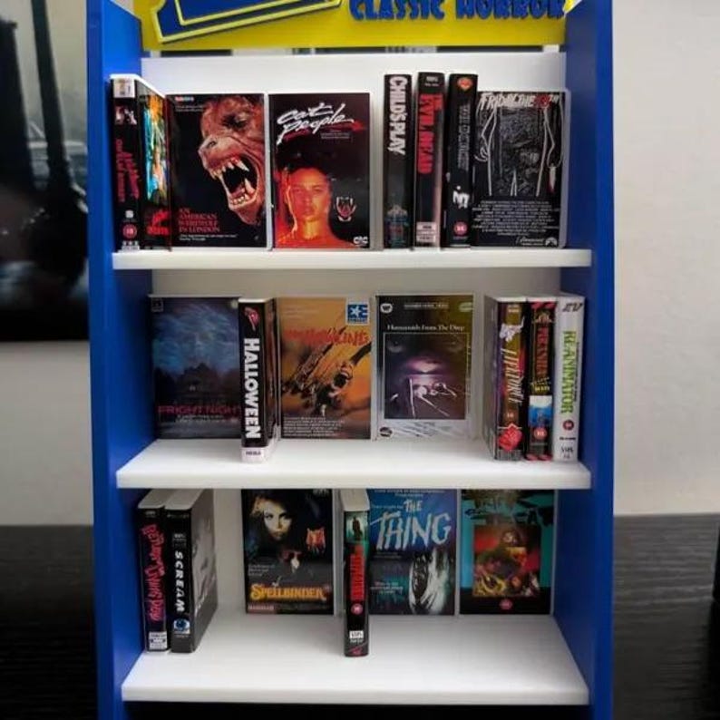 Miniature VHS Rental Shelf And Movies - 80s 90s Nostalgia - Mini Horror Movies - Custom Movies Bild 9