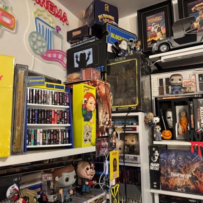 Miniature VHS Rental Shelf And Movies - 80s 90s Nostalgia - Mini Horror Movies - Custom Movies Bild 8