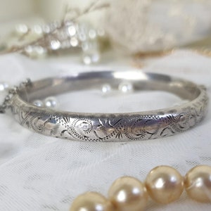 Vintage Sterling Silver Floral Engraved Bangle Bracelet