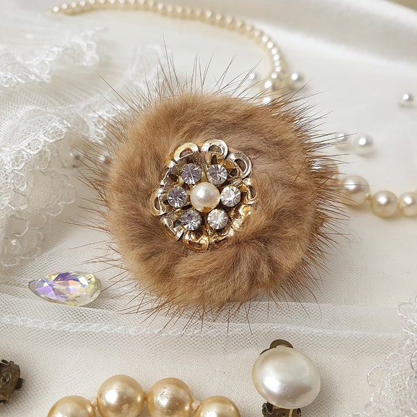 Vintage Antique Stratton Fur Brooch Winter Glamorous Brooch