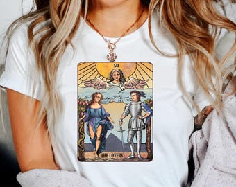 Camiseta com a carta de tarô dos Amantes: Camiseta vintage com estilo bruxo - Comfort Colors