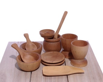 wooden toy plates and cutlery