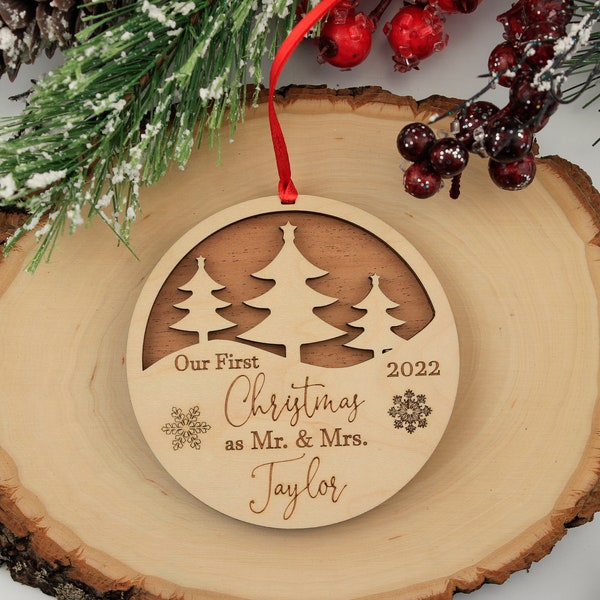 Our First Christmas Married Ornament 2025 Personalized Mr and Mrs Family Name Tree Decoration Custom Wood 3D Ornament Newlyweds Couples