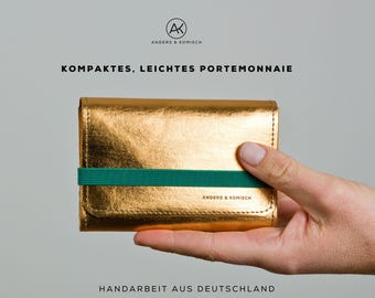 Medium-sized wallet with coin compartment, gold – A&K KOMPAKT | Handmade in Germany. Slim. Lightweight. Clear and organized.