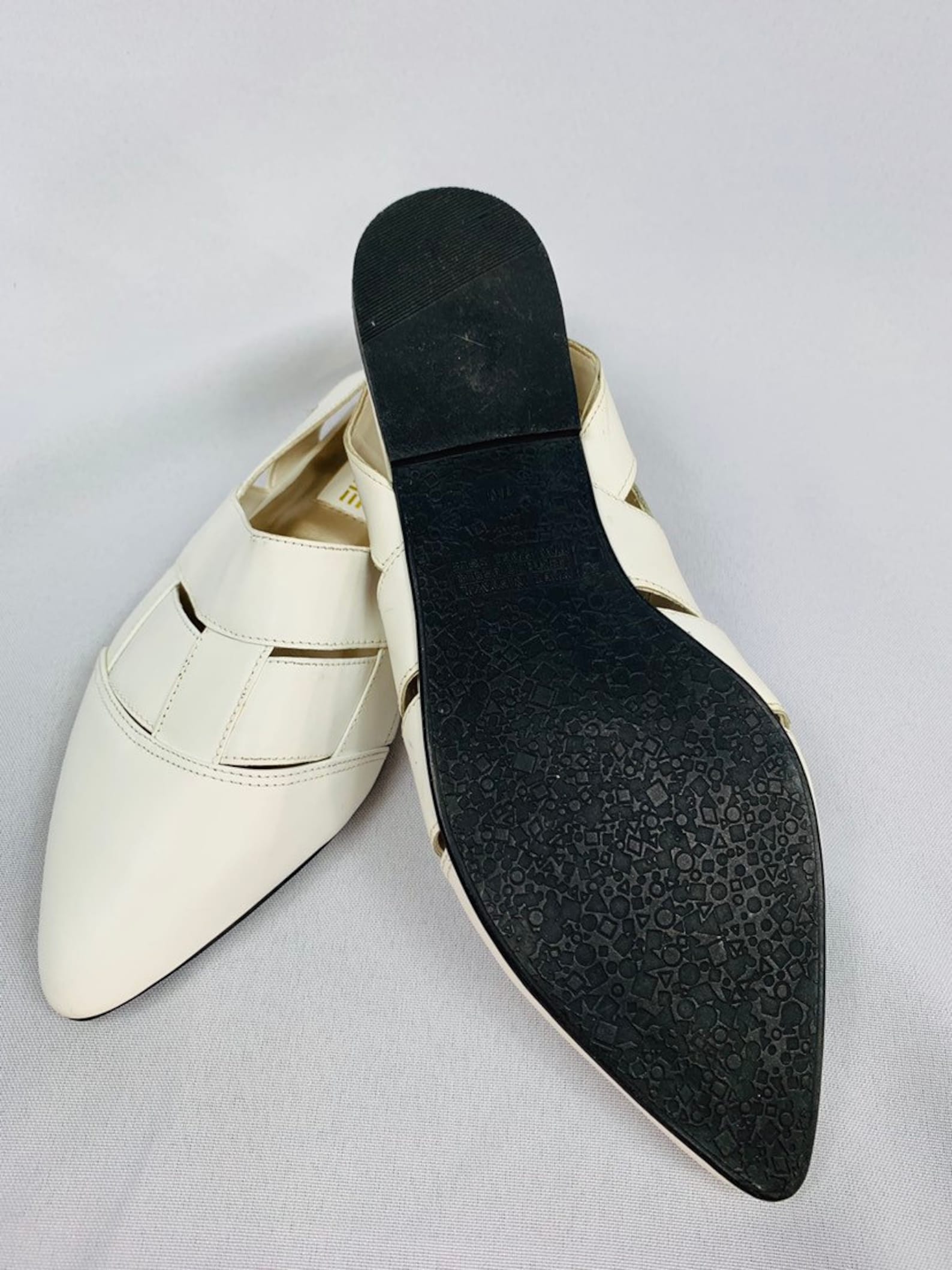 80s white pointed toe slingback flats by mainframe, white strappy cut out flats, vintage ballet flats, new old stock, deadstock,