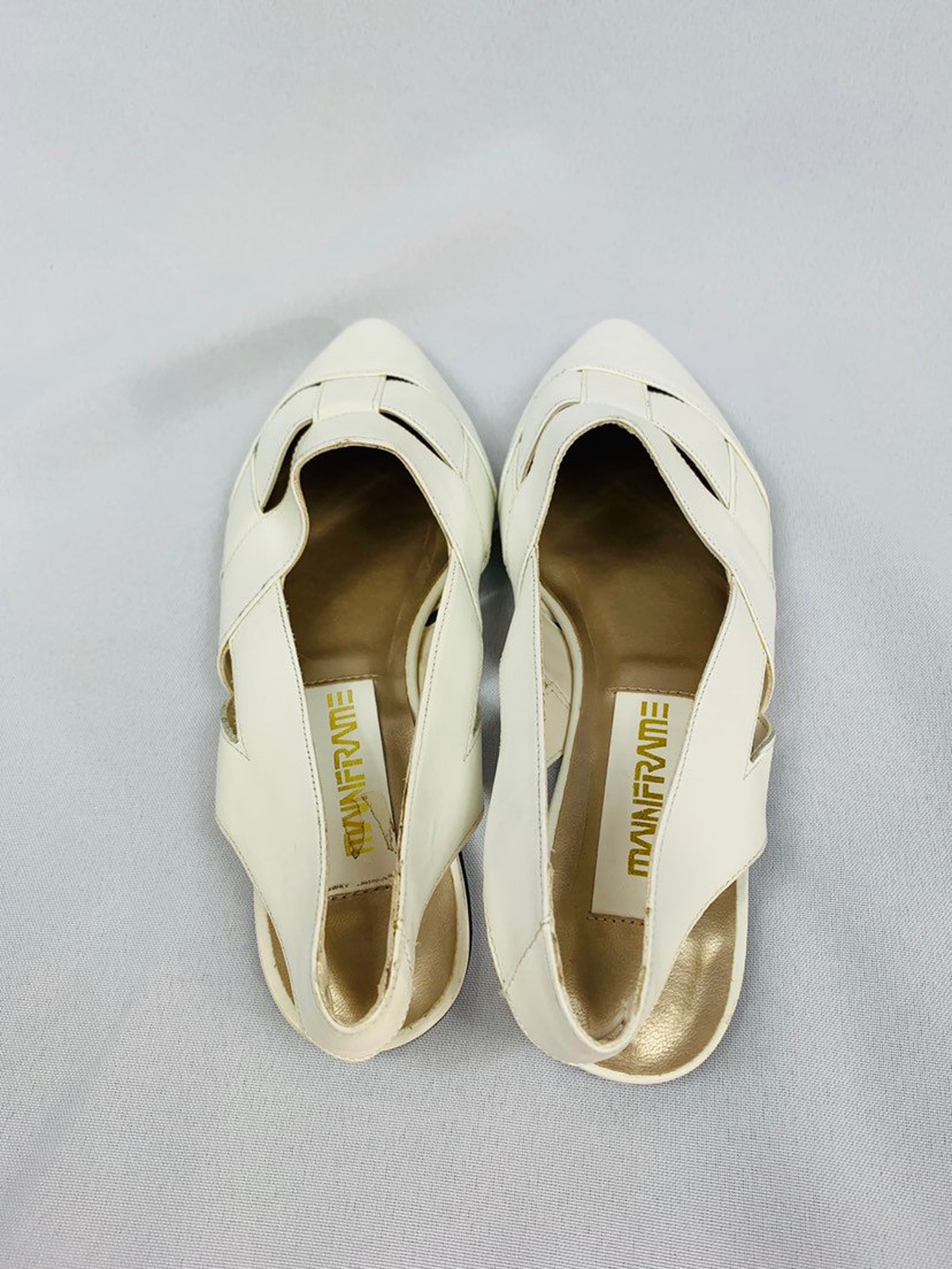 80s white pointed toe slingback flats by mainframe, white strappy cut out flats, vintage ballet flats, new old stock, deadstock,