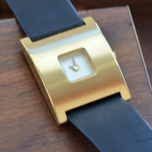 Vintage square goldplated watch for her, leather strap, LAURIS watch women image 5