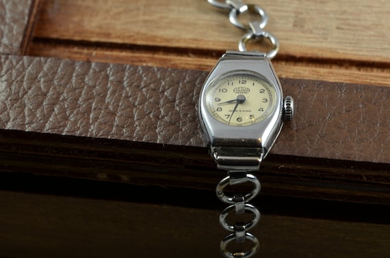 Women's Vintage Watch