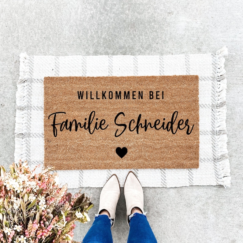 Personalisierte Fußmatte mit Familienname, Türmatte aus Kokos, Einweihungsgeschenk zum Einzug Bild 1