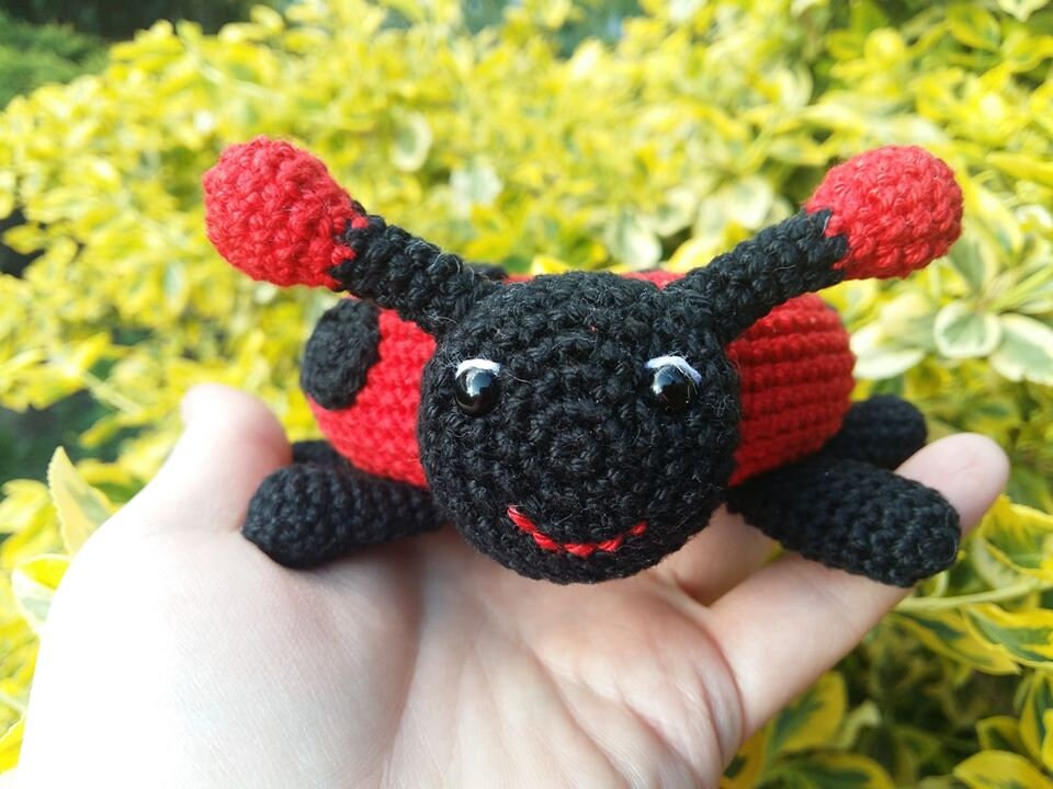 Ladybug Rattle Crochet Pattern Ladybug donut rattle crochet pattern/ teether/ babytoy by | Etsy