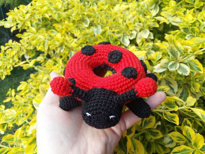 Ladybug Rattle Crochet Pattern Ladybug Donut Rattle Crochet Pattern/ Teether/ Babytoy by | Etsy