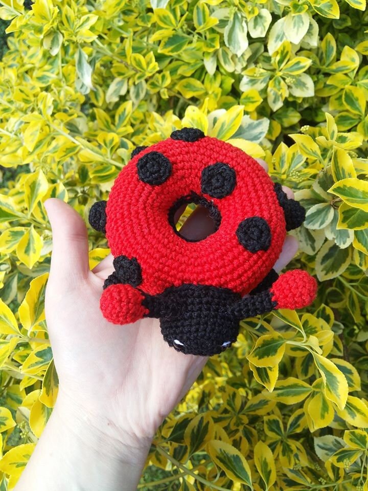 Ladybug Rattle Crochet Pattern Ladybug donut rattle crochet pattern/ teether/ babytoy by | Etsy