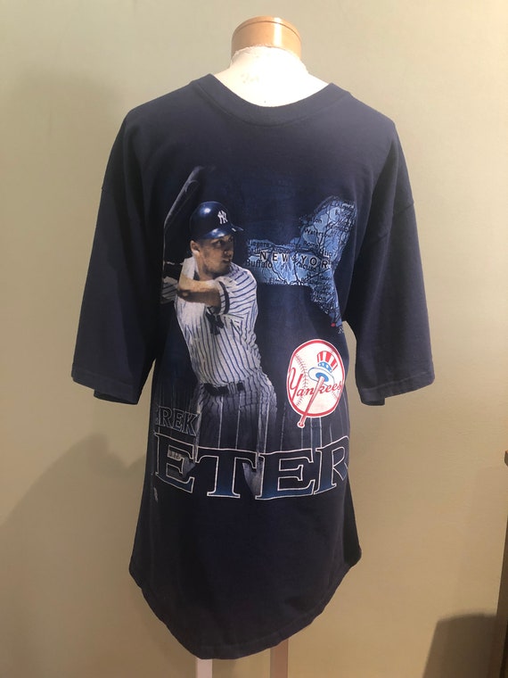 Nike Women's Slim Fit Derek Jeter New York Yankees T-Shirt