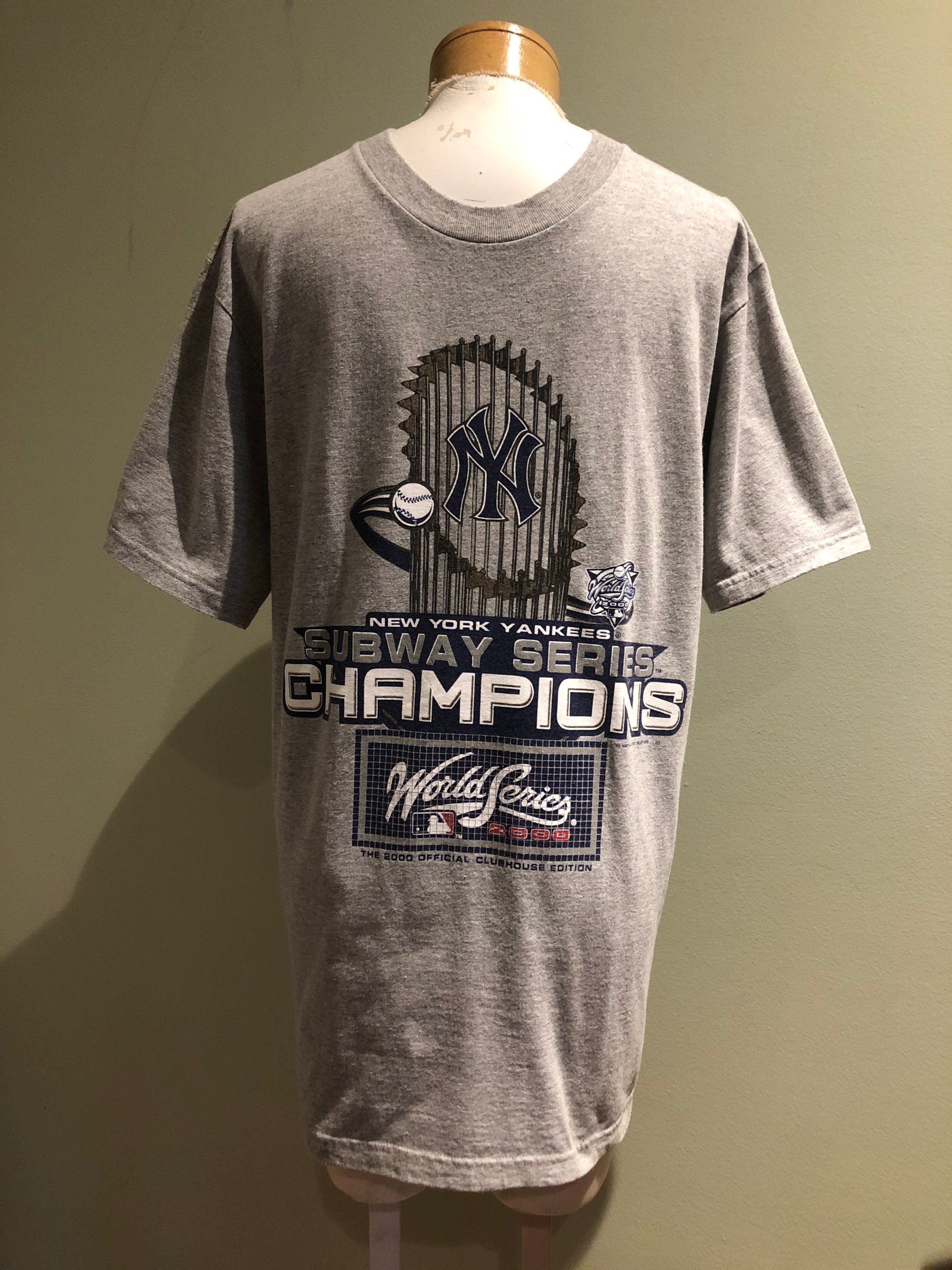 2000 Subway Series New York Mets / New York Yankees T Shirt (Size