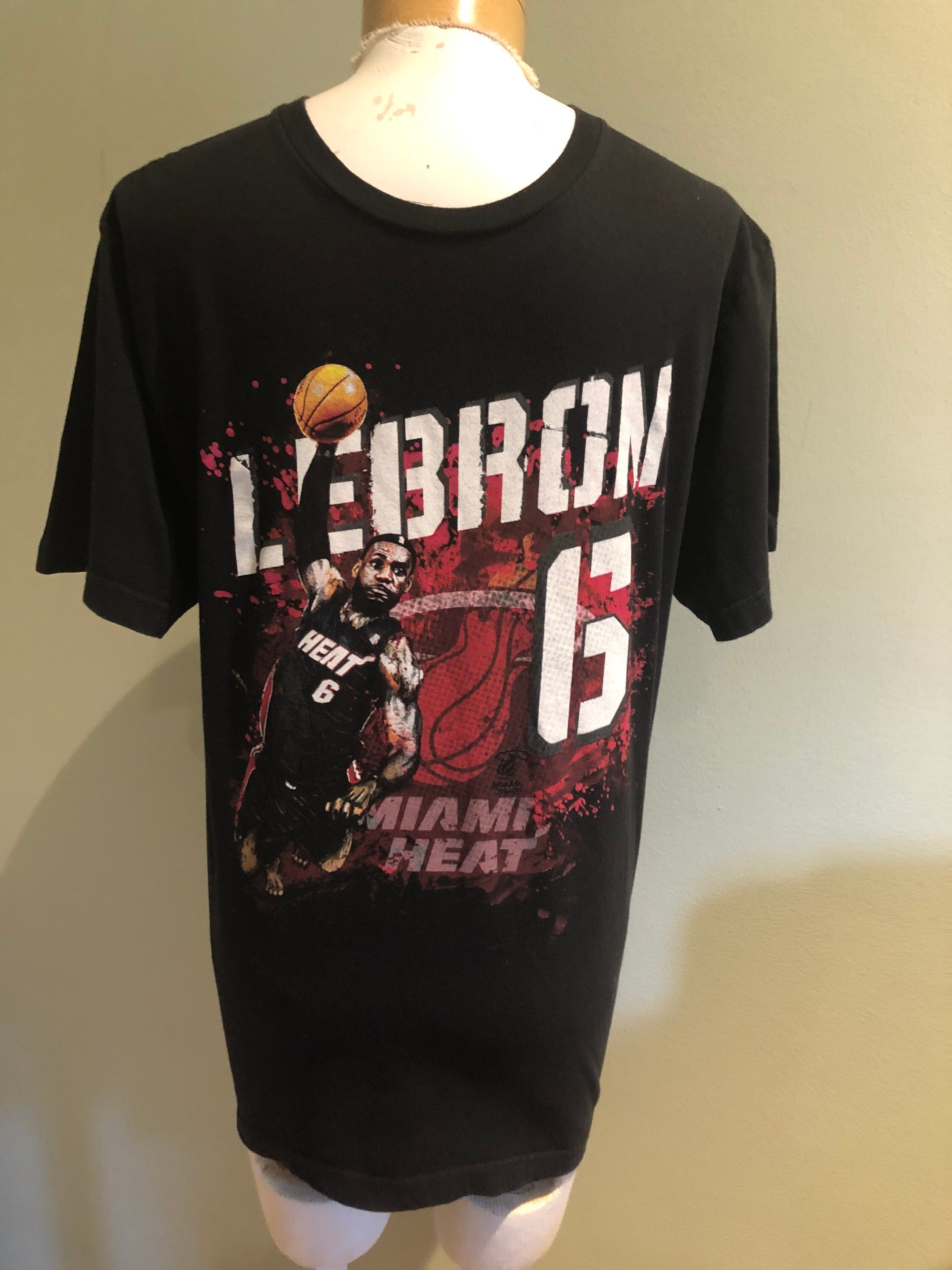 Vintage Miami Heat Lebron James No. 6 T 