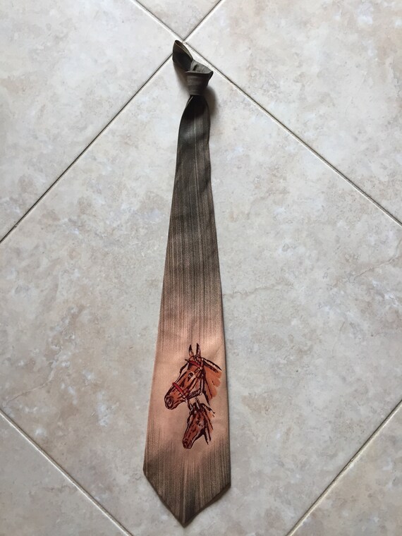 Beautiful Vintage 1940's Hand Painted "Horses Tie"