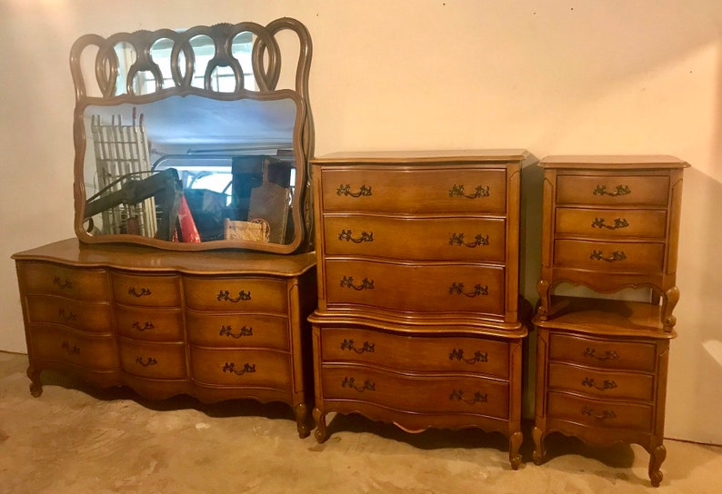Available For Customization French Provincial Bedroom Set Hand Painted Refinished Bedroom Set Queen Bedroom Set