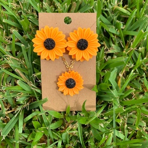 Sunflower Necklace and Studs Set