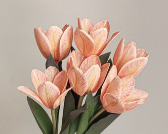 Tulipes en papier faites main, cadeau de fête des mères pour elle, décoration de maison bouquet de fleurs en papier crêpe, anniversaire de composition florale en papier, cadeau d'anniversaire