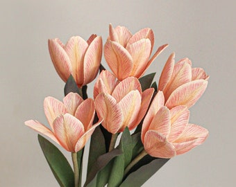 Tulipani di carta fatti a mano, regalo per la festa della mamma per lei, decorazioni per la casa con bouquet di fiori di carta crespa, anniversario di composizione floreale di carta, regalo di compleanno