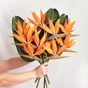 Fiore di carta uccello del paradiso, bouquet tropicale hawaiano, composizioni di fiori di carta crespa, matrimonio estivo, fiori di carta fatti a mano per decorazioni