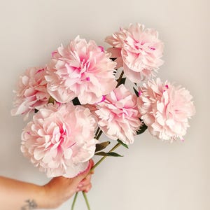Fiori di peonia in carta crespa, composizione floreale realistica, decorazioni per matrimoni estivi, fiori finti fatti a mano, idea regalo romantica, peonie artificiali
