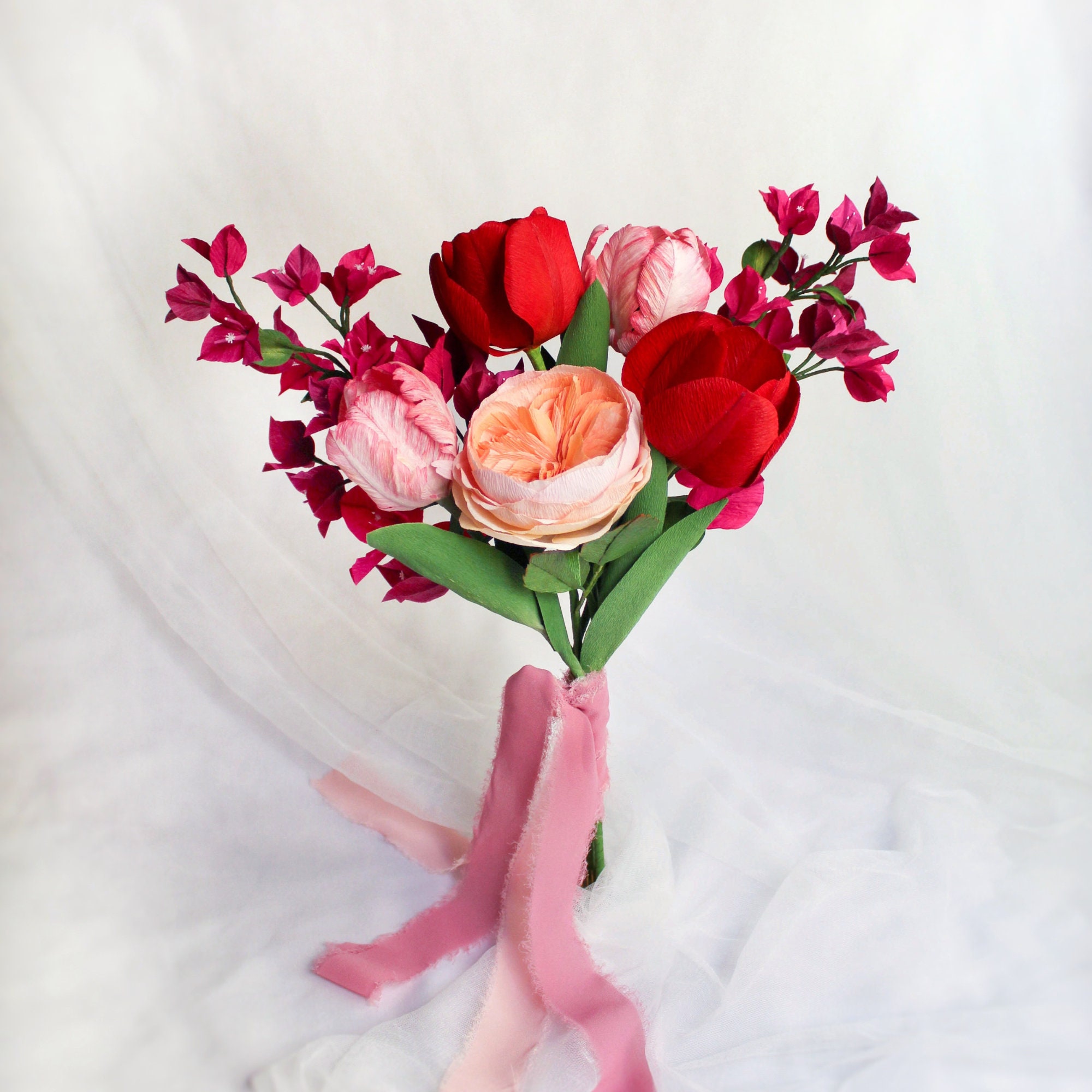 Crepe Paper Flower Bouquet, Paper Flower Arrangement, Realistic Paper  Flowers, 1st Year Anniversary Gift, Handmade Paper Flowers for Decor 