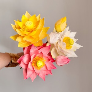 Fiori di loto in carta crespa fatti a mano, decorazioni per matrimoni, arte per studi yoga, decorazioni per sale di meditazione, decorazioni ecologiche per la casa, regalo di anniversario unico