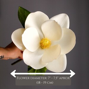 Crepe paper flowers magnolia stems, realistic paper flowers, paper magnolia flower gift, southern magnolia, handmade paper flowers for decor