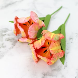 Crepe paper parrot tulip, paper flower bouquet, crepe paper flowers arrangements, realistic paper flowers for decor, artificial parrot tulip