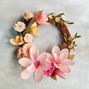 Ghirlanda di fiori di carta primaverili, decorazione floreale fatta a mano per porte o pareti, regalo unico per la festa della mamma o il baby shower, decorazione floreale per la casa per Pasqua